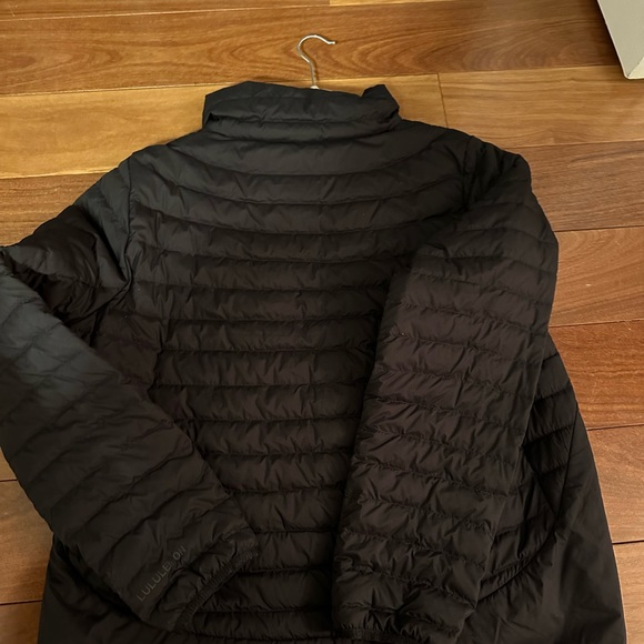 Lululemon coat size L/XL - Picture 2 of 3